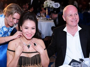 Chồng Thu Minh tặng vợ sợi dây chuyền 400 triệu