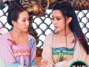 Phim - "Võ Mỵ Nương" lại bị kéo vải che ngực