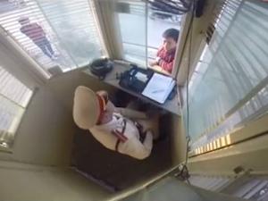 Pháp luật - Khi người vi phạm đối diện với cảnh sát giao thông