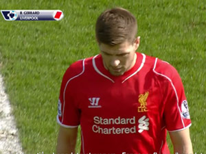 Bóng đá - Nổi điên, Gerrard bị đuổi sau 45 giây
