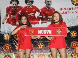 Bóng đá - Hạ knock-out “kình địch” Liverpool, fan MU mở hội