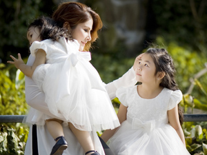 Bạn trẻ - Cuộc sống - Bộ ảnh dễ thương của ba mẹ con Việt Kiều