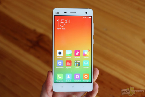 Dế sắp ra lò - Xiaomi lộ điện thoại gắn mác siêu xe Ferrari