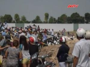 Video An ninh - Bí ẩn xác người đàn ông cháy đen ở bãi đất trống