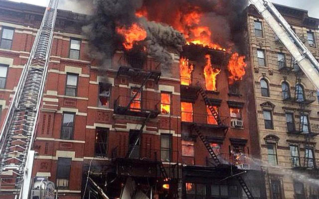 Tin tức trong ngày - Mỹ: Nổ khí ga, 3 chung cư đổ sập