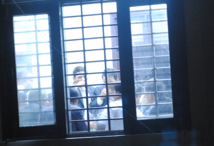 Tin tức trong ngày - Huế: Dân lo chạy lụt, cán bộ vẫn vô tư ngồi nhậu!