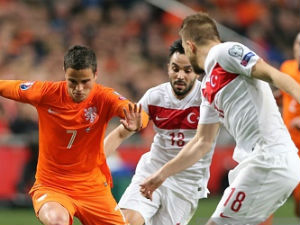 Bóng đá - Hà Lan - Thổ Nhĩ Kỳ: Thoát hiểm trong gang tấc