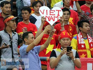 Bóng đá - Hình ảnh cực đẹp của CĐV Việt Nam ở Shah Alam