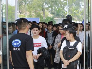 Ca nhạc - MTV - Hàng ngàn thí sinh vẫn dự tuyển mặc "số phận" VN Idol