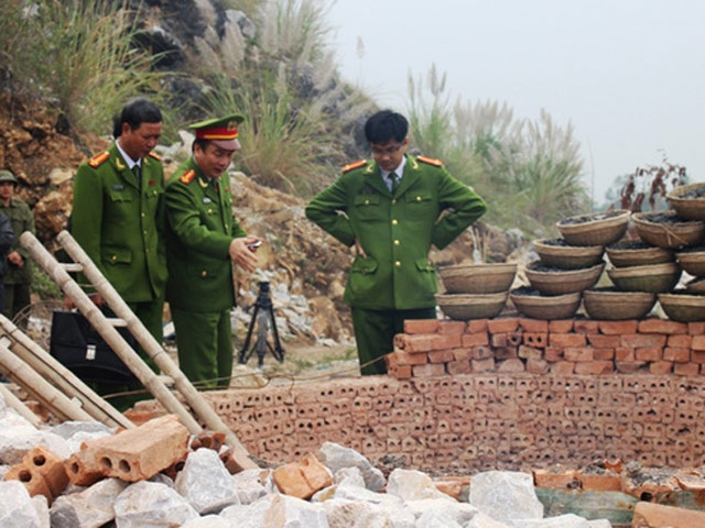 Tin tức trong ngày - Kết luận ban đầu vụ 8 người chết trong lò vôi