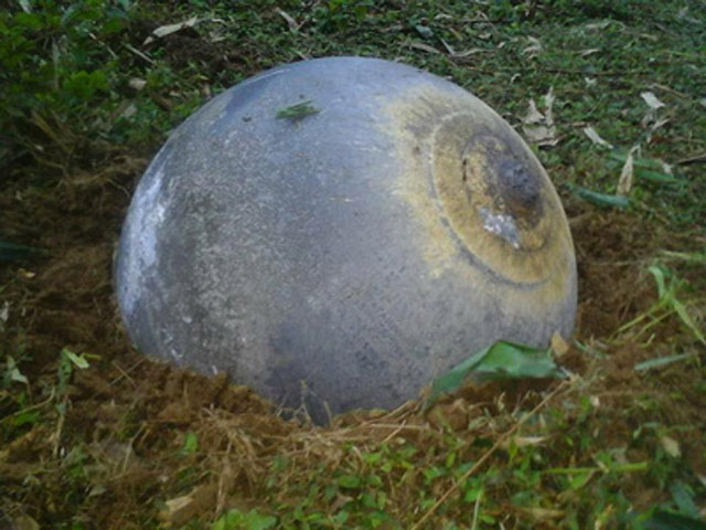 Tin tức trong ngày - Khu dân cư gần 12 giờ "sống chung" với vật thể lạ