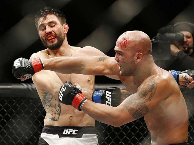 Thể thao - Tin thể thao HOT 3/1: Đổ máu để bảo vệ đai vô địch UFC