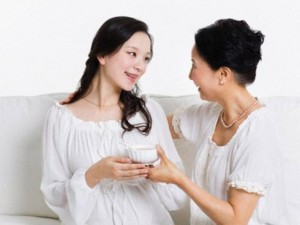 Bạn trẻ - Cuộc sống - Mẹ chồng xin phép cho con trai bà được ngoại tình