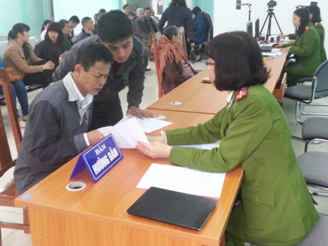 Tin tức trong ngày - Thủ tục làm thẻ căn cước nhanh gọn, người dân hài lòng