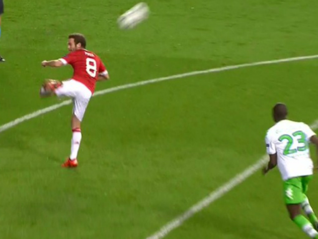 Bóng đá - Juan Mata đánh gót kiến tạo đẳng cấp nhất 2015