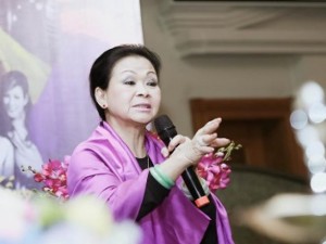 Đời sống Showbiz - Khánh Ly: 'Tôi luôn nhìn xuống để thấy mình đủ đầy'