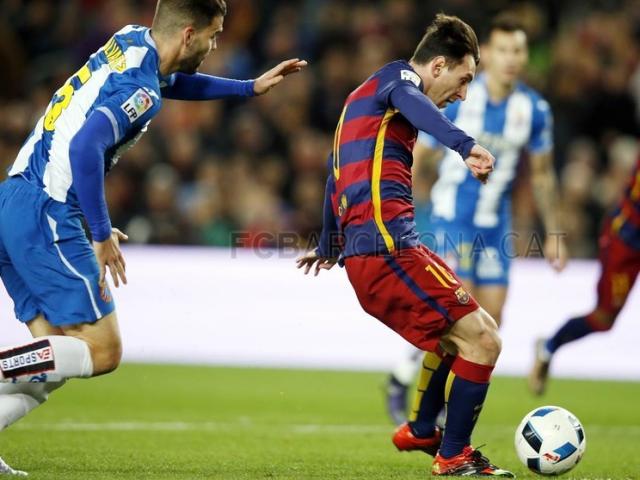 Video bàn thắng - Barca – Espanyol: Siêu phẩm và bạo lực