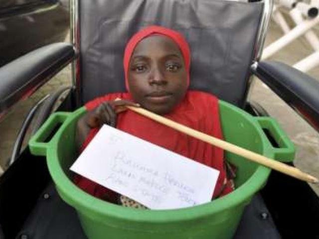 Tình yêu - Giới tính - Rớt nước mắt cô gái khuyết tật sống trong chậu