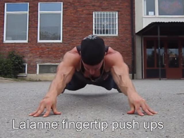 Thể thao - 12 cách chống đẩy độc, lạ &amp; khó chưa từng thấy