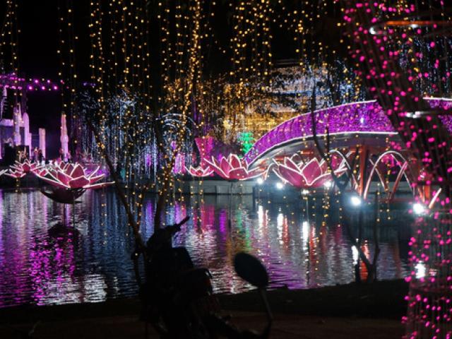 Tin tức trong ngày - Đám cưới xa hoa bậc nhất của con gái đại gia Cà Mau