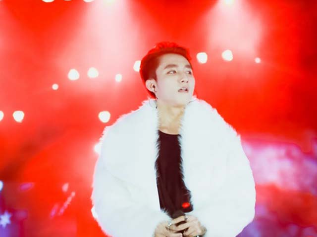 Sao ngoại-sao nội - Sơn Tùng rap lại ca khúc vừa nằm vừa hát bị chế giễu