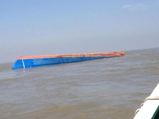 Tin tức trong ngày - Tàu cá Bình Định bị tàu nước ngoài đâm chìm