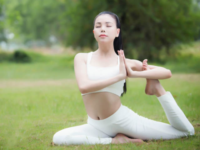 Bạn trẻ - Cuộc sống - 8 mẹo giúp các nàng lười vận động có eo thon, dáng đẹp