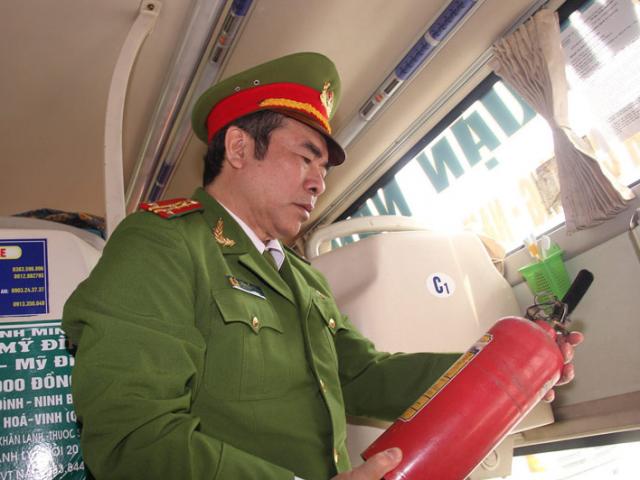 Tin tức trong ngày - Lãnh đạo Cục Cảnh sát PCCC: "Bình cứu hỏa tạo hiệu quả như MBH"