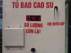 Bạn trẻ - Cuộc sống - Nhóm sinh viên sáng tạo máy phát bao cao su thông minh