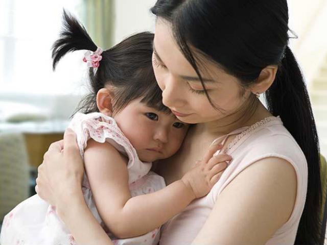 Bạn trẻ - Cuộc sống - Cảm động mẹ kế chăm chồng và 3 con riêng như con đẻ