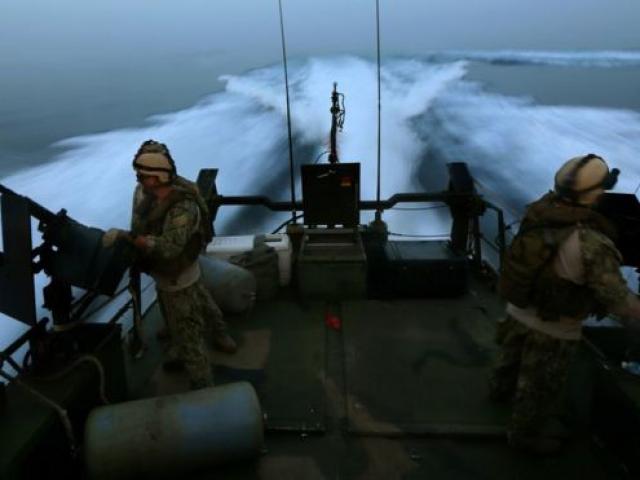 Thế giới - Iran bắt giữ hai tàu và 10 thủy thủ Mỹ