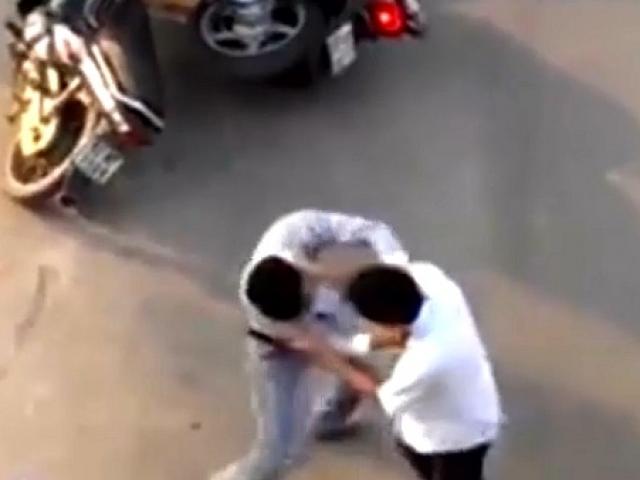 Tin tức trong ngày - "Choảng" nhau chí tử sau va chạm giao thông