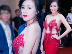 Đời sống Showbiz - Mỹ nhân Việt 'cướp' mọi ánh nhìn với khoảng hở tinh tế