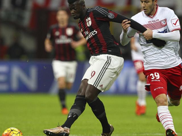 Bóng đá - Milan - Carpi: "Song kiếm" tỏa sáng