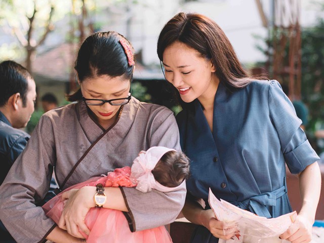 Đối thoại cùng Sao - Maya đi chùa cầu an cùng mẹ con Trang Trần