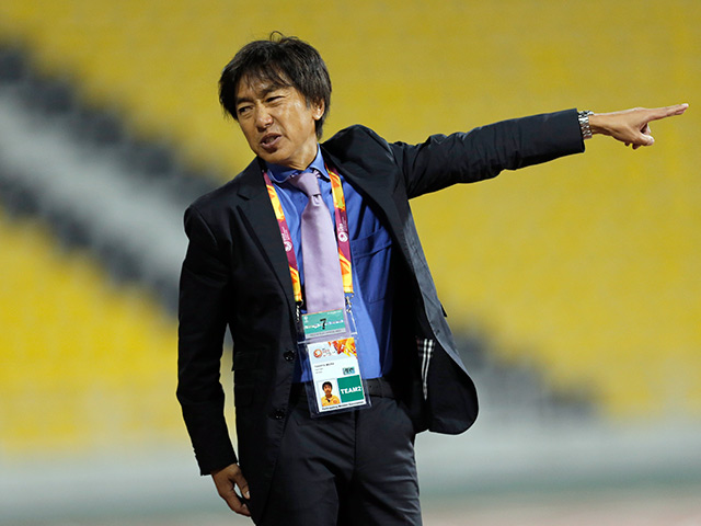 Bóng đá - U23 Việt Nam: HLV Miura "bực mình" với trợ lý