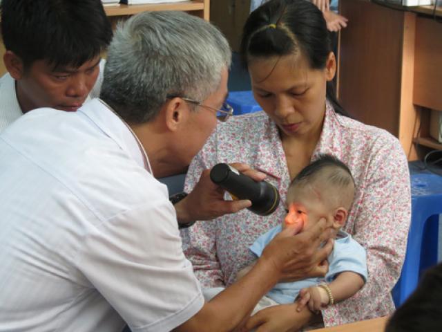 Tin tức trong ngày - Bé trai bị đâm thấu sọ còn phải mổ bao nhiêu lần?