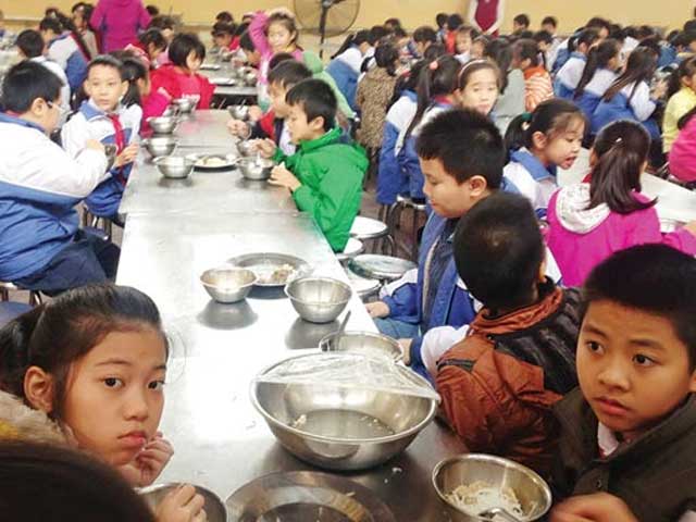 Tin tức trong ngày - Tin mới vụ thực phẩm không rõ nguồn gốc vào trường học ở HN