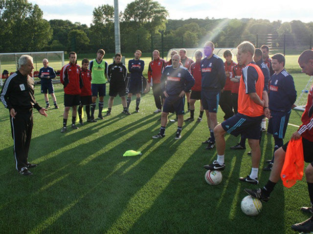 Bóng đá - "Sớm muộn Premier League cũng bị cấm chuyển nhượng"