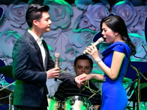 Ca nhạc - MTV - Quang Dũng tình tứ song ca với Lệ Quyên