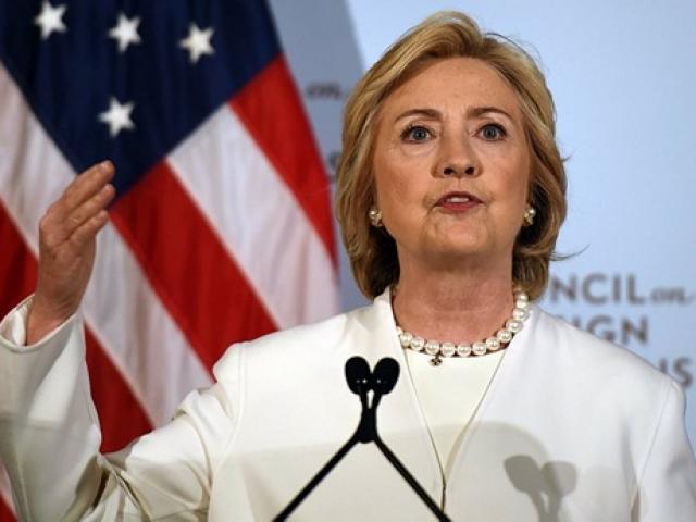 Thế giới - Bà Clinton: Putin "ỷ lớn hiếp bé"