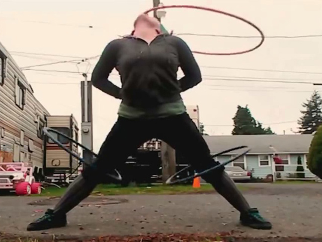 Cười 24h - Video clip: Khi các thánh thử thách lắc vòng