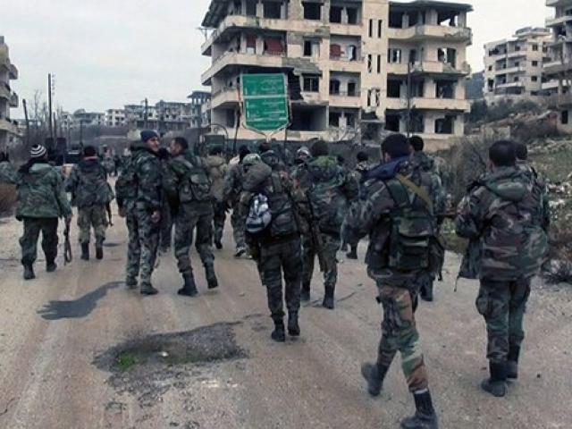 Thế giới - Quân Syria dùng đồ của dân thường đánh IS thua tan tác