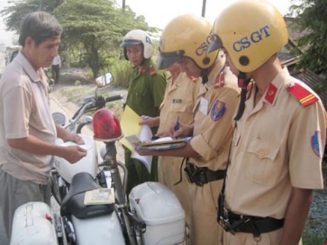 Pháp luật - Công an "dỏm" bị tóm vì gặp… công an thiệt