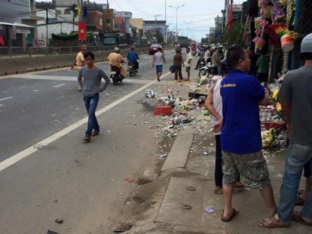 Tin tức trong ngày - Đứng trên lề đường bị ô tô "điên" tông chết