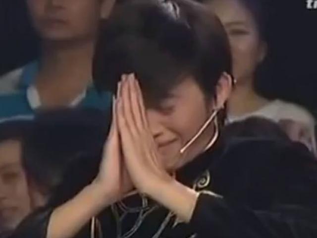 Phim - Hoài Linh rơi nước mắt, bái phục đồng nghiệp