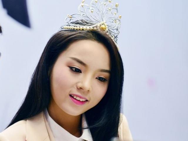 Người mẫu - Hoa hậu - Facebook sao 23/1: Hoa hậu Kỳ Duyên viết sai chính tả