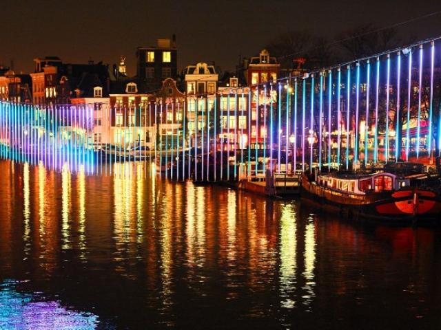 Thế giới - Những tác phẩm ánh sáng tuyệt đẹp sưởi ấm ngày đông