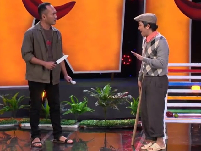 Video Clip Cười - Trường Giang, Việt Hương "tái mặt" với anh bán dao