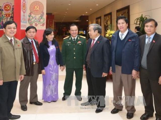 Tin tức trong ngày - Hôm nay, Đại hội XII xem xét các trường hợp xin rút